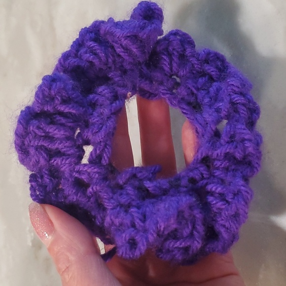 Hair scrunchie - Picture 2 of 2